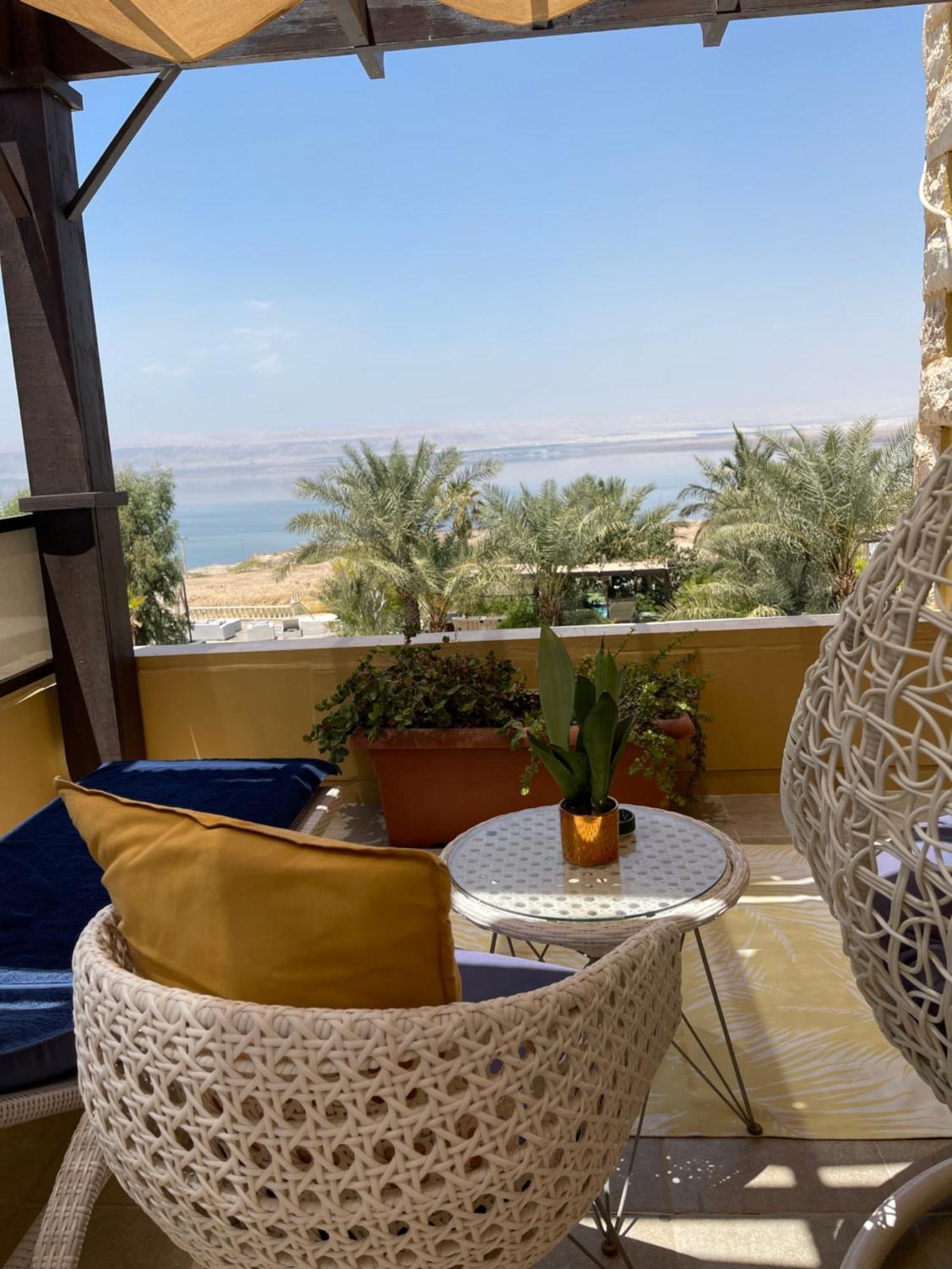 The Precious Guesthouse Sweimeh Exterior photo
